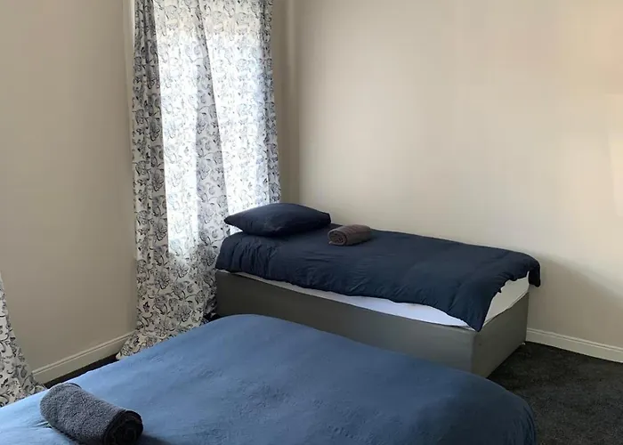 Superb Triple Room Near Croke Park - 2