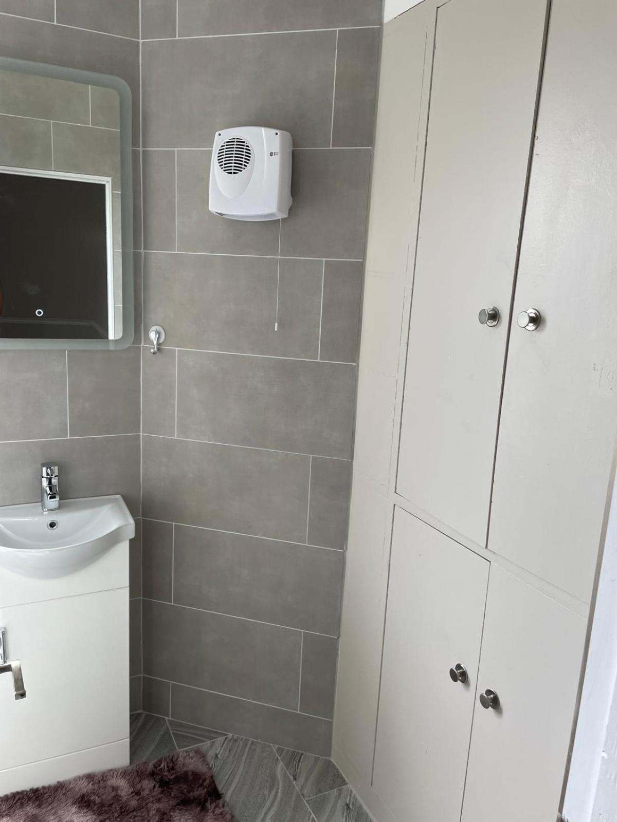 Superb Triple Room Near Croke Park - 2 *